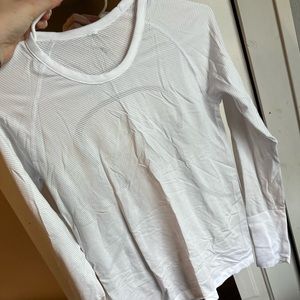Lululemon swiftly tech long sleeve; never ever worn before